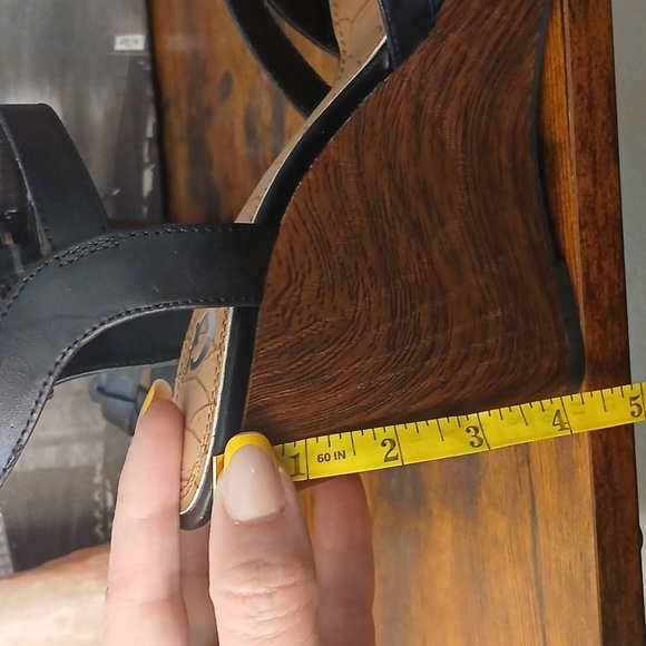 Brand New!!!GIANI BINI Women's SIZE 9.5 Black Wedge Sandals - Picture 7 of 9